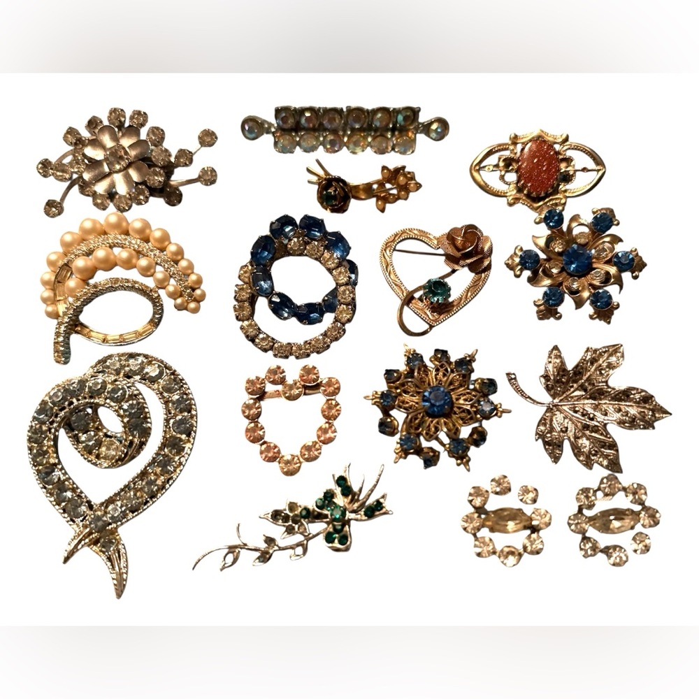 Lot of 15 Vintage Beautiful Rhinestone Brooches-mostly unsigned